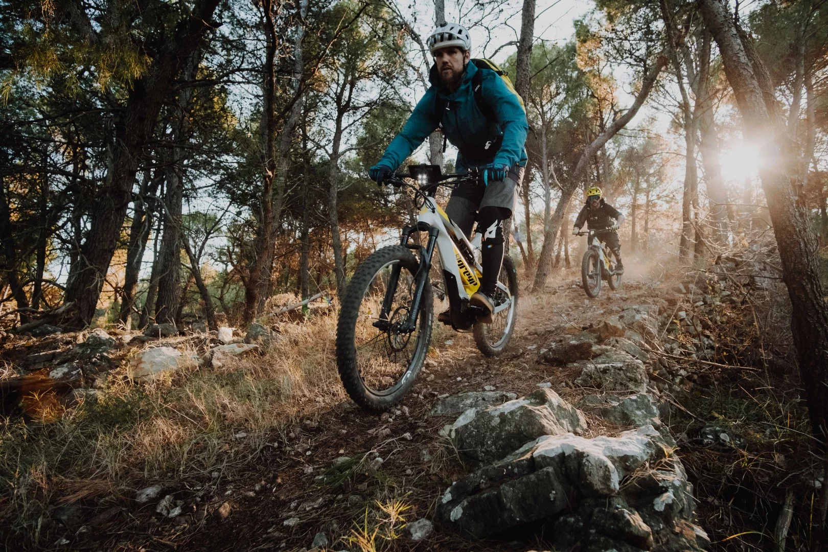 The Greyp G6 e-bikes feature front and rear 1080/30p cameras for adventure recording