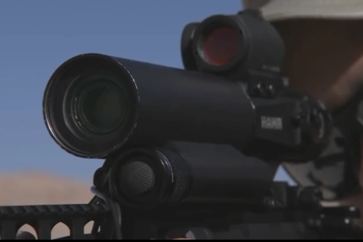 The RAZAR riflescope allows shooters to change focus without distraction