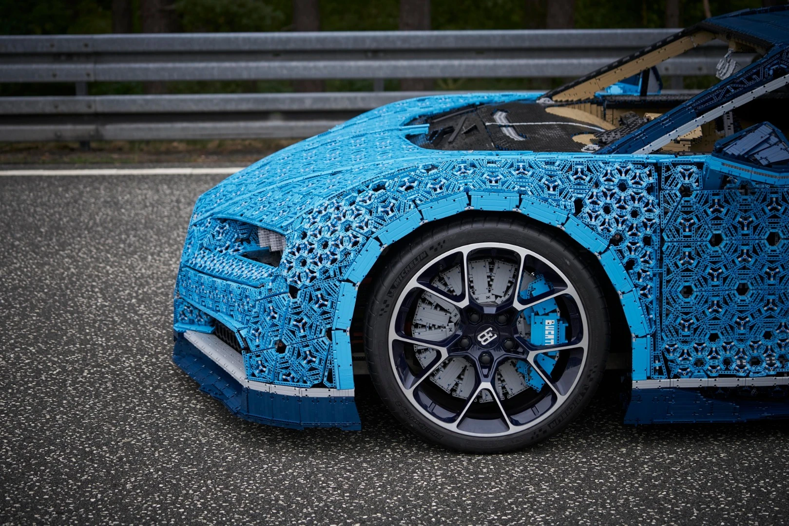 The unusual "skin" of the Lego recreation of the Bugatti Chiron is made up of semi-flexible Technic elements designed as a "fabric" to recreate the lines of the original Bugatti