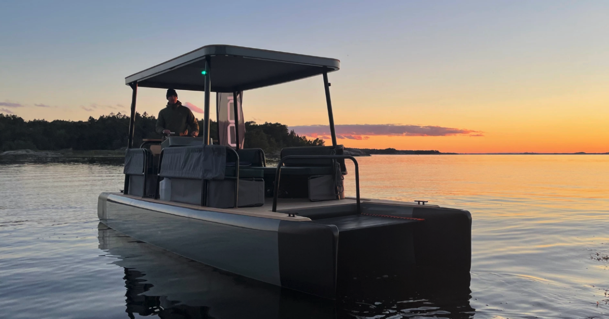 Lux electric RV cat hits the water on way to sea-glamping adventure Lux electric RV cat hits the water on way to sea-glamping adventure