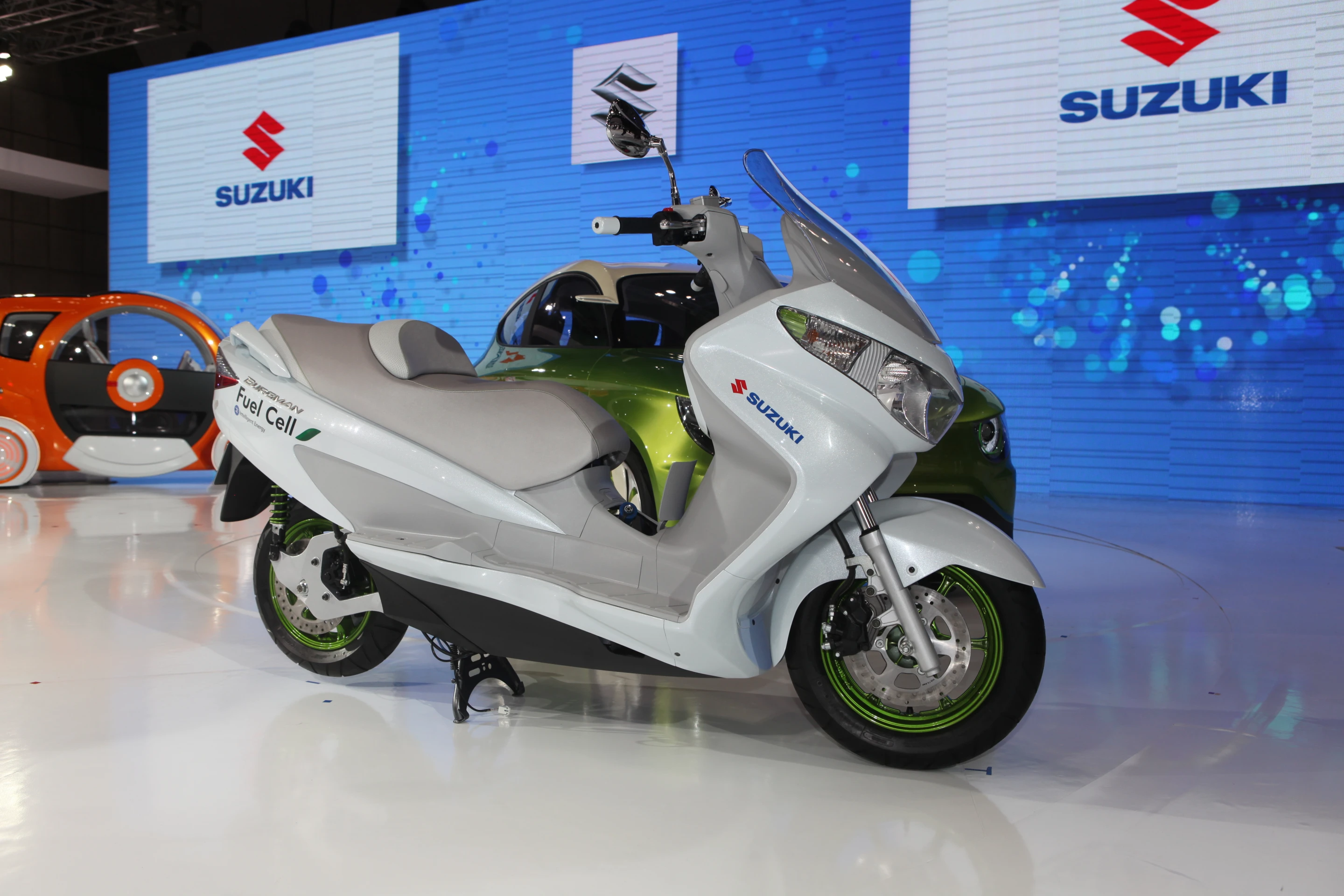 Cutaway of Suzuki Burgman Fuel Cell Scooter