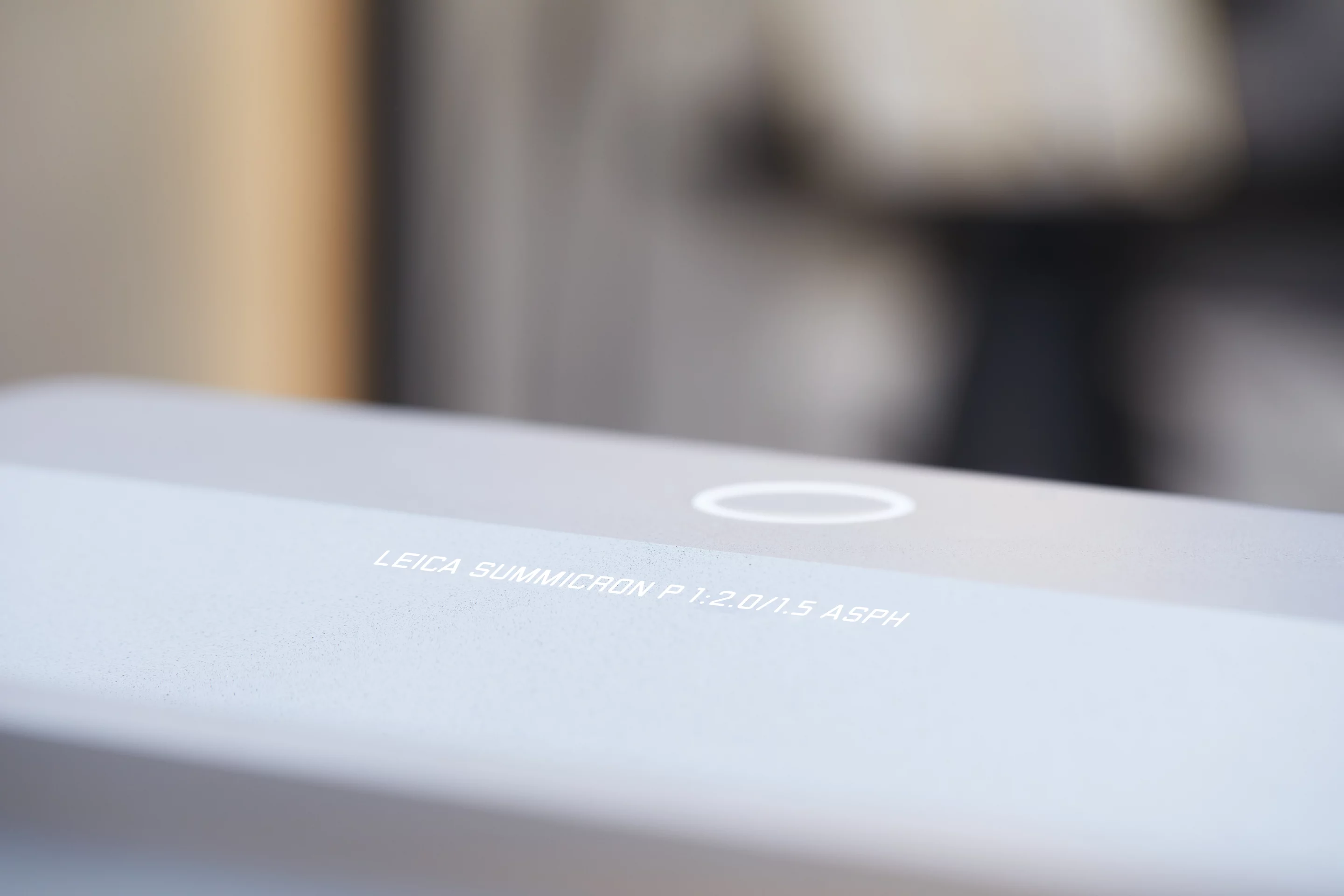 The optical engine for the O1 Pro UST projector has been co-developed with Leica