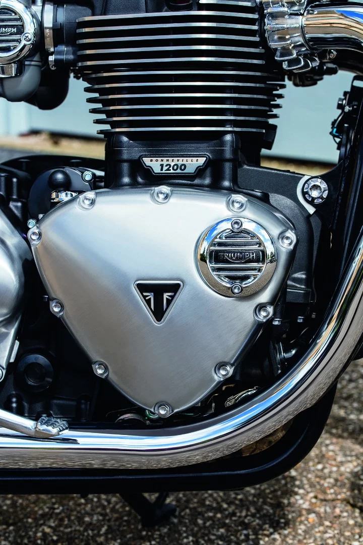 Chrome cover for the Triumph Bonneville T120