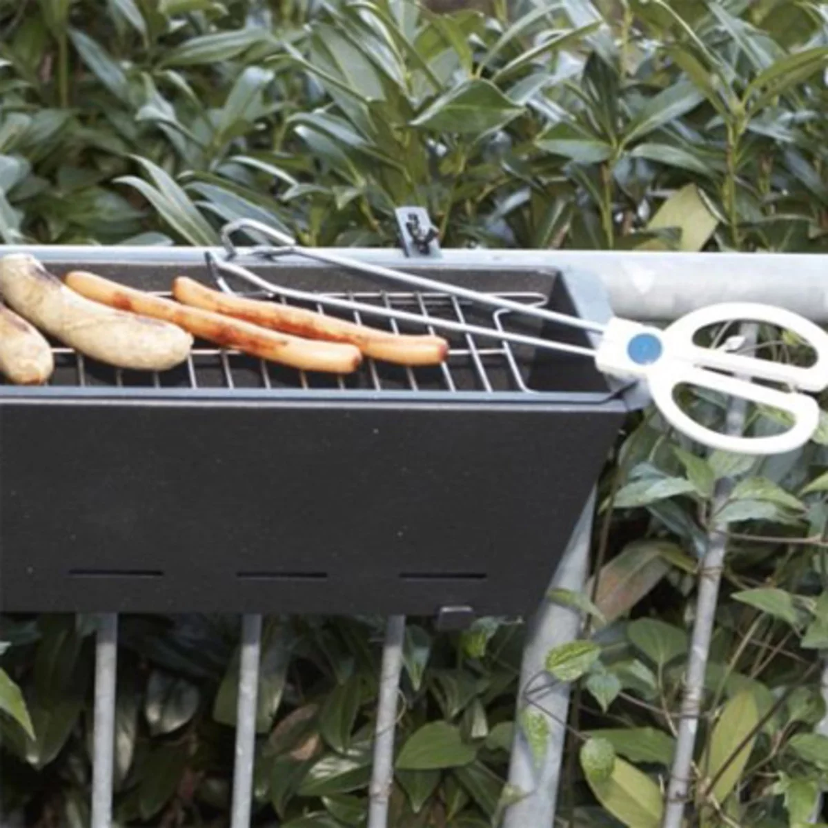 The BBQ Bruce Handrail Grill may just give new meaning to small entertainment spaces