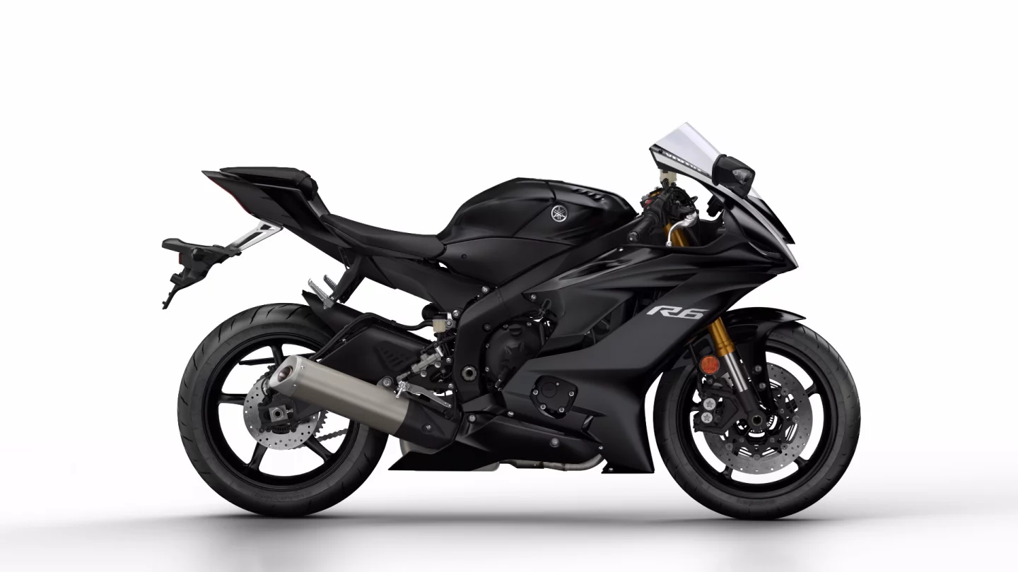 The 2017 Yamaha YZF-R6 in Tech Black color
