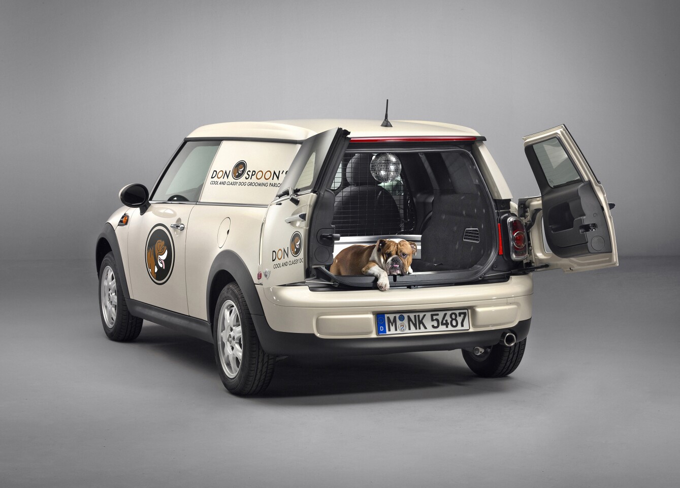 The Mini Clubvan features 860 liters (227 US gal) of cargo space