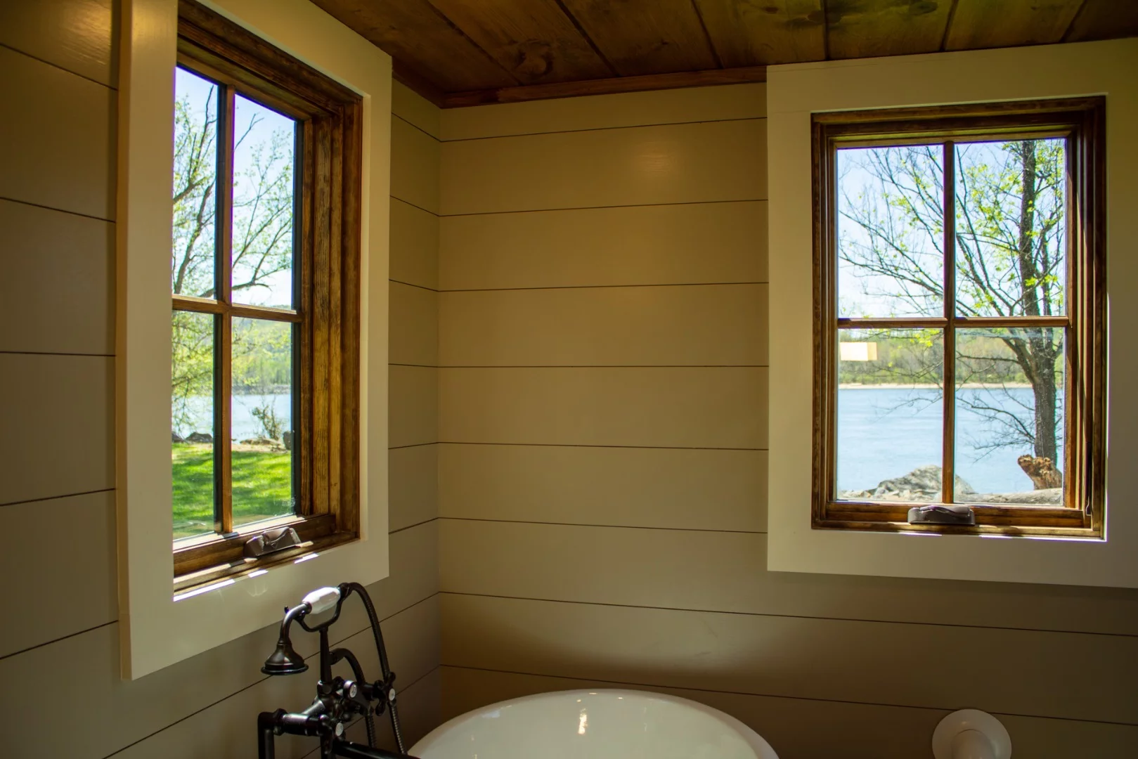 The Cedar House's bathroom