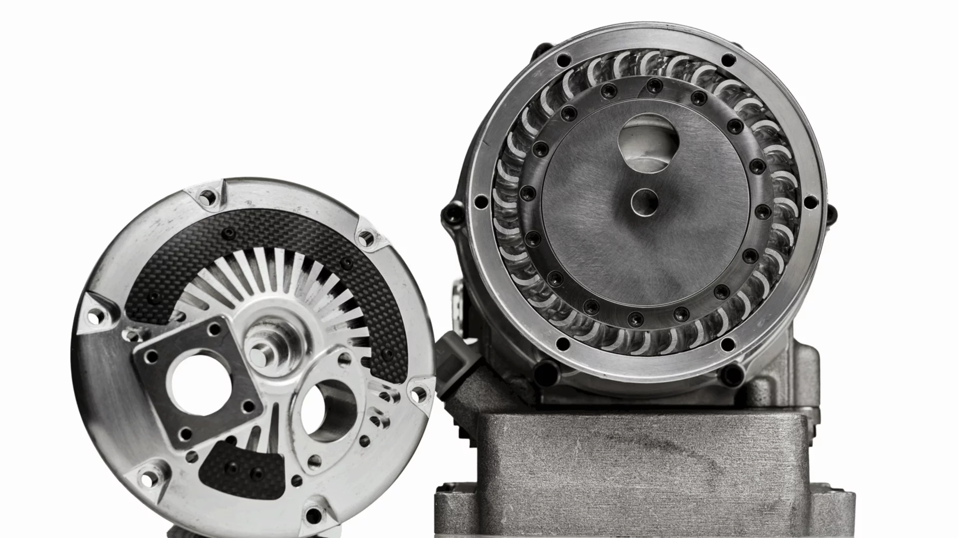 Super-compact internally rotating combustion engine packs a solid punch