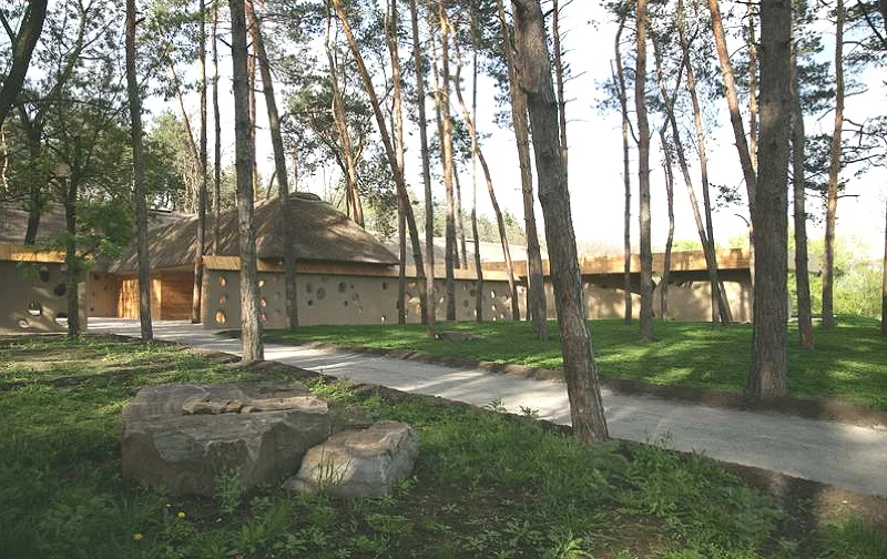 The Friend House Ukrainian ecohotel was sustainably built using only wood, clay, reeds and stone