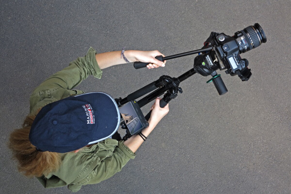 hipjib turns your tripod into a jib arm