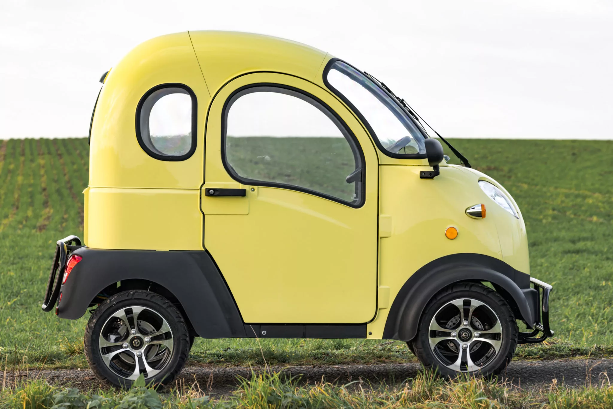 Elektro Frosch also offers little electric bubble cars