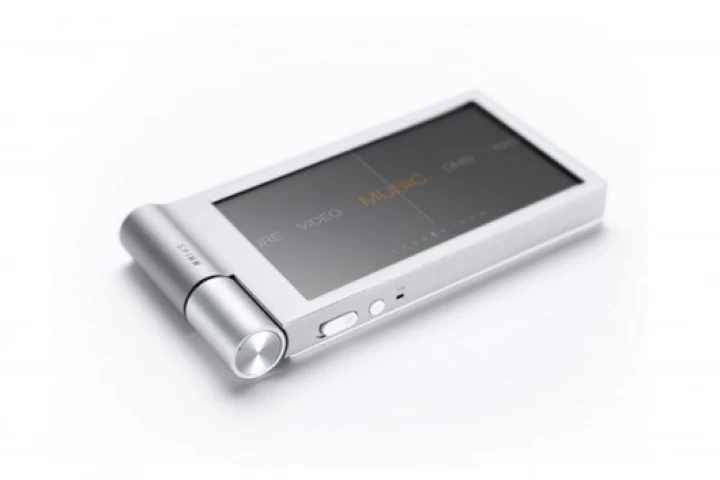 The SPINN can play and record digital music, images, video and supports Flash Games 2.0, USB 2.0, Bluetooth 2.0 and Text Viewer.