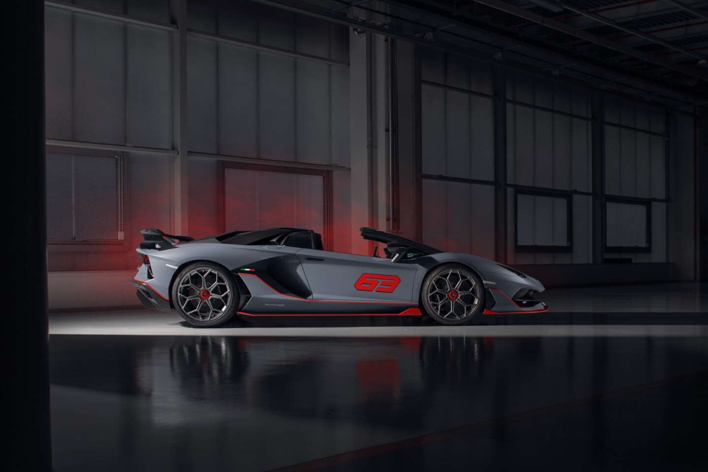 Acceleration is 2.9 seconds from 0-100 km/h (62 mph) and 8.8 seconds to 200 km/h (124 mph)