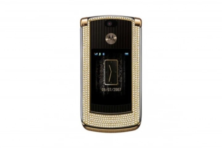 Diamond studded RAZR2 V8