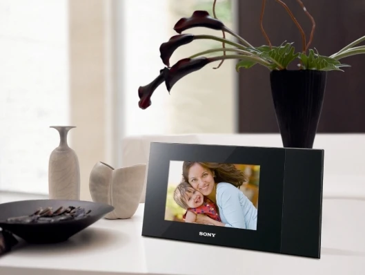 When not printing, looks like any other digital photo frame