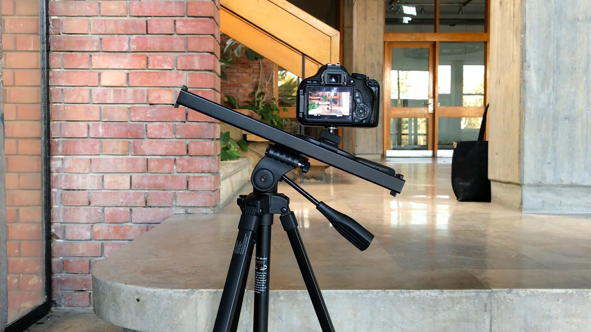 Muwi: powerful and grippy enough to move a DSLR up a slanted track, portable enough to stick in your pocket for smartphone video.