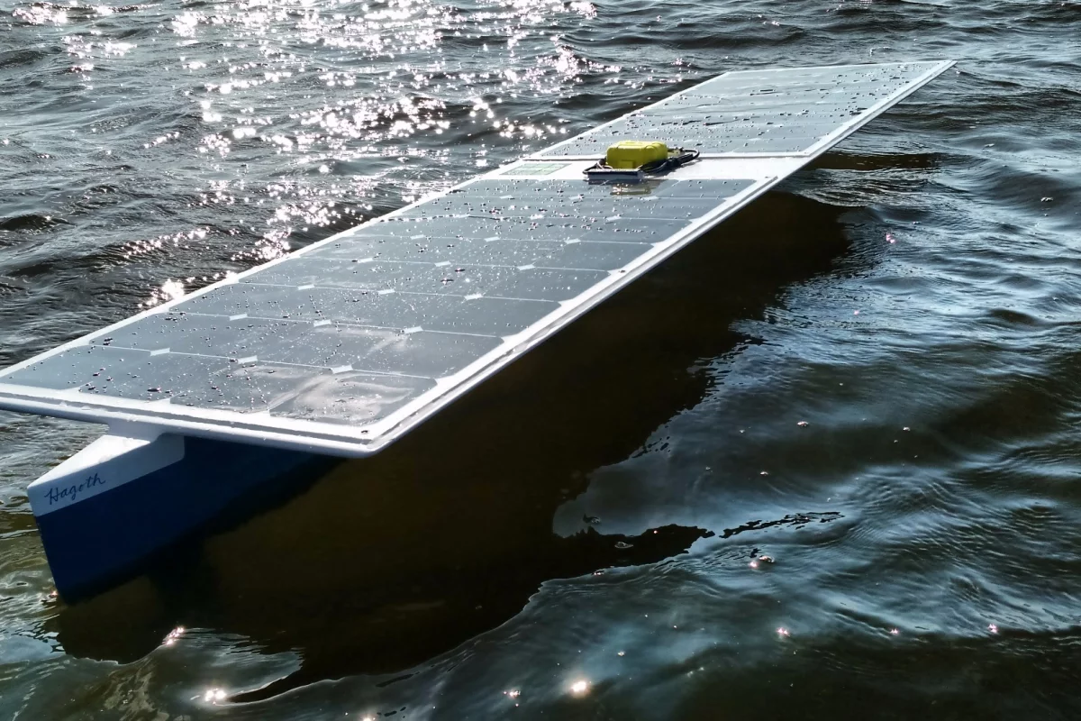 The Seacharger is topped by two Renogy PV panels and has a 50 cell LiFePo4 battery bank in its thruster pod