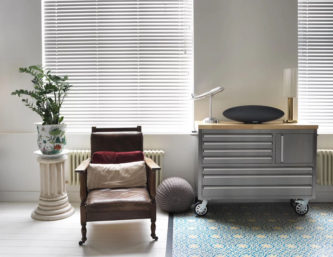 The Bowers and Wilkins Zeppelin Wireless has a 150 mm aubwoofer