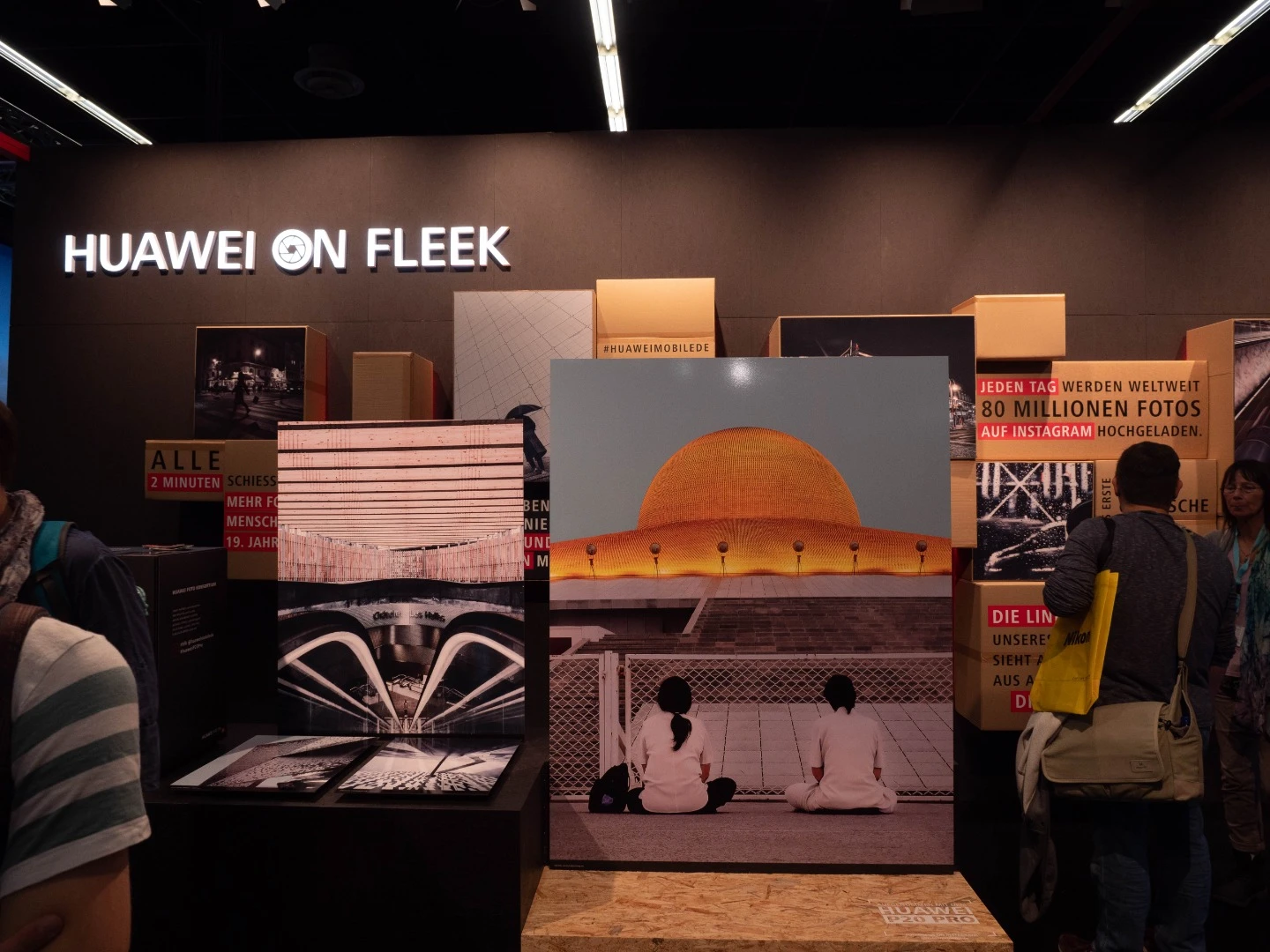 Huawei put on a smartphone photography expo, showing what these pocket-sized beasts can do