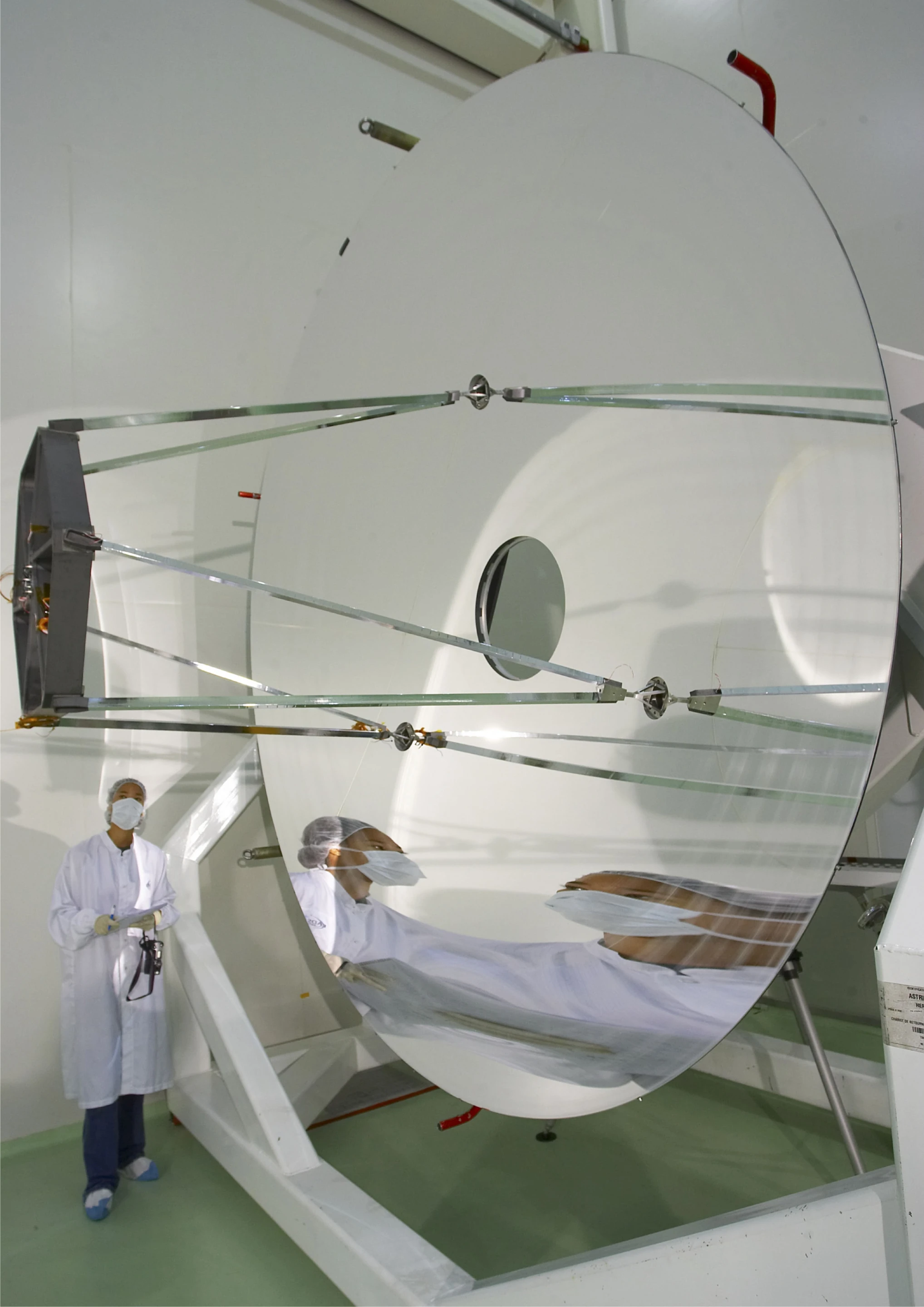 Herschel telesciope (Image: Astrium (P. Dumas))