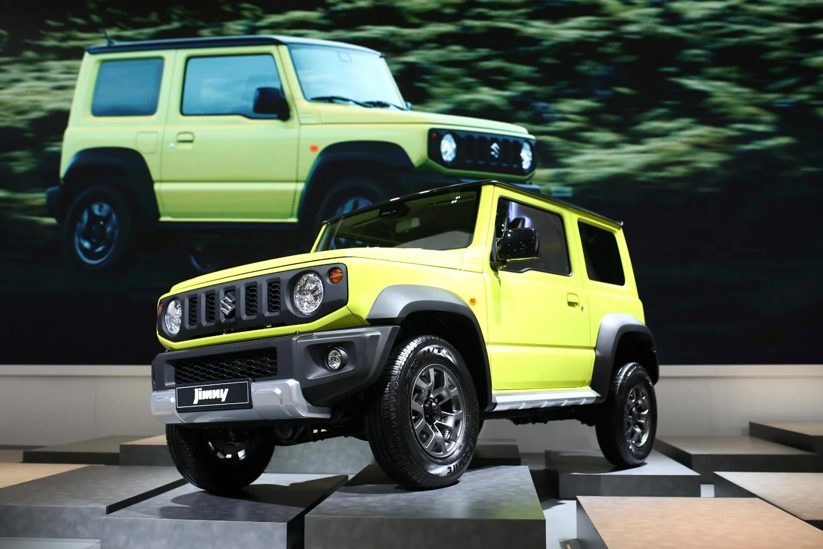 The new Jimny is powered by a 100-hp 1.5-liter four-cylinder or 660cc turbo