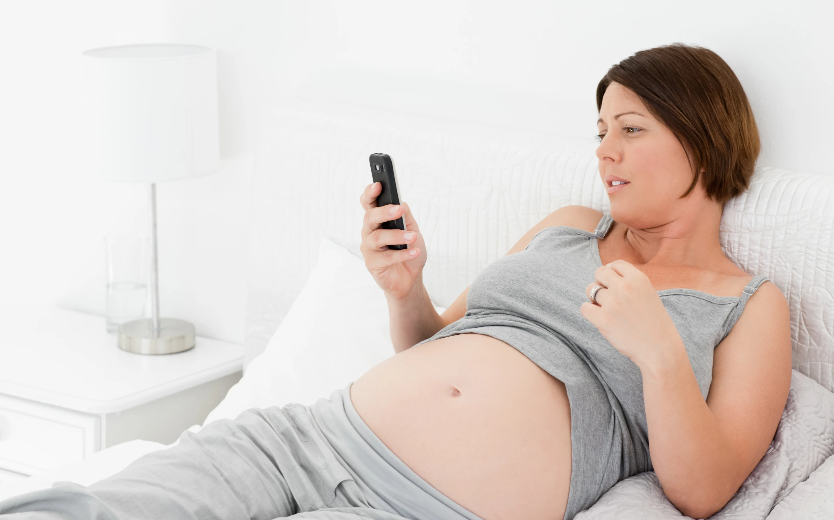 A study suggest mobile phone use by pregnant mothers can affect fetuses (Image: Shutterstock)