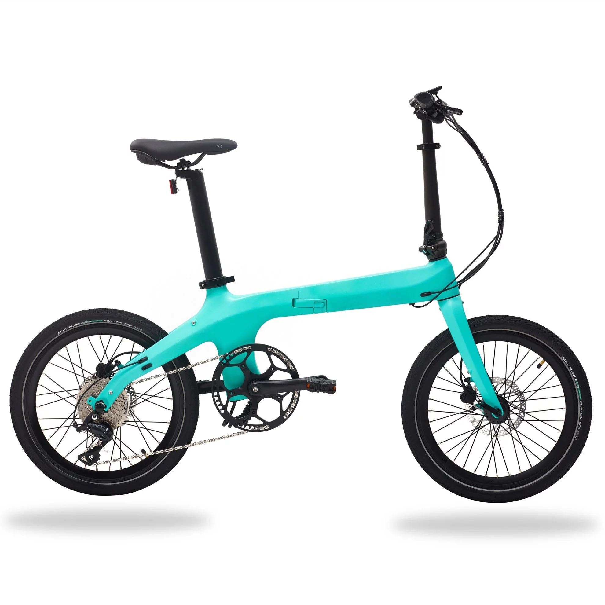 The seatpost and handlebar stem can be adjusted to accommodate riders of different heights, the Éole C rides on Kenda tires and offers up to 45 km of pedal assist, while the S model (shown) rolls on Schwalbe tires and provides up to 70 km of pedal assist