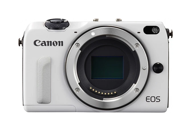 At its core you'll find an 18 megapixel APS-C (22.3 x 14.9 mm) CMOS sensor and the Canon's Digic 5 14-bit image processor