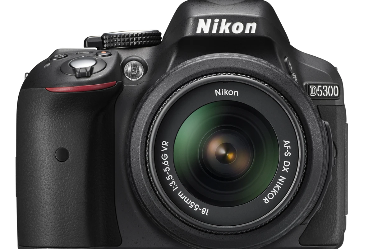 The D5300 is the first DSLR from Nikon to include built-in Wi-FI and GPS capabilities