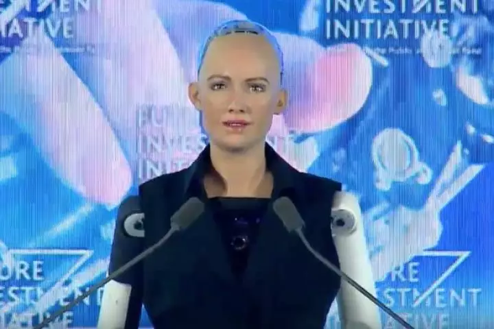 Sophia, the world's first "robot citizen" suggests we don't take Elon Musk too seriously