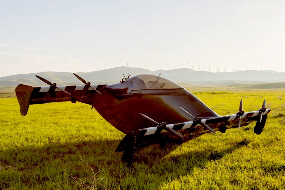 The Pivotal Helix is a single-seat eVTOL that weighs 348 lb (158 kg) empty, and can accommodate a pilot of no more than 100 kg (220 lb), up to 195 cm (6 ft 5 ) standing height and 96 cm (3 ft 3 in) seated height
