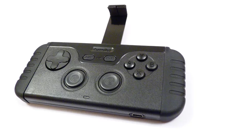 The front of the controller will be familiar to most console gamers - featuring a directional pad, four action buttons, two analog gaming controls and Select and Start buttons - while left and right trigger buttons also feature on the rear