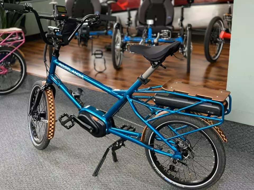 The Roselandia features a crank-forward frame geometry for a more comfortable ride