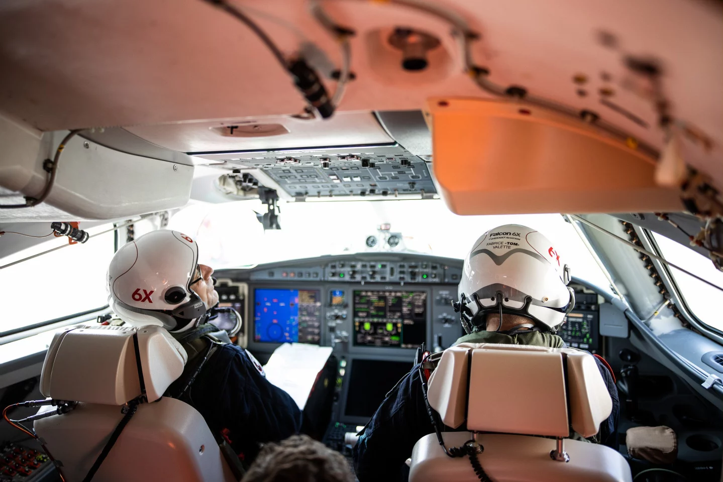 Falcon 6X flight deck