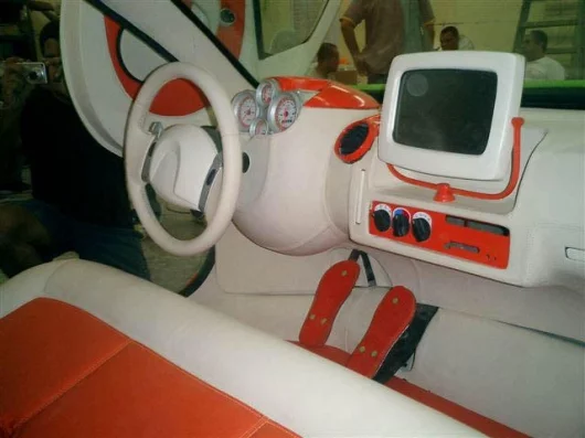 The Obvio! 828 interior