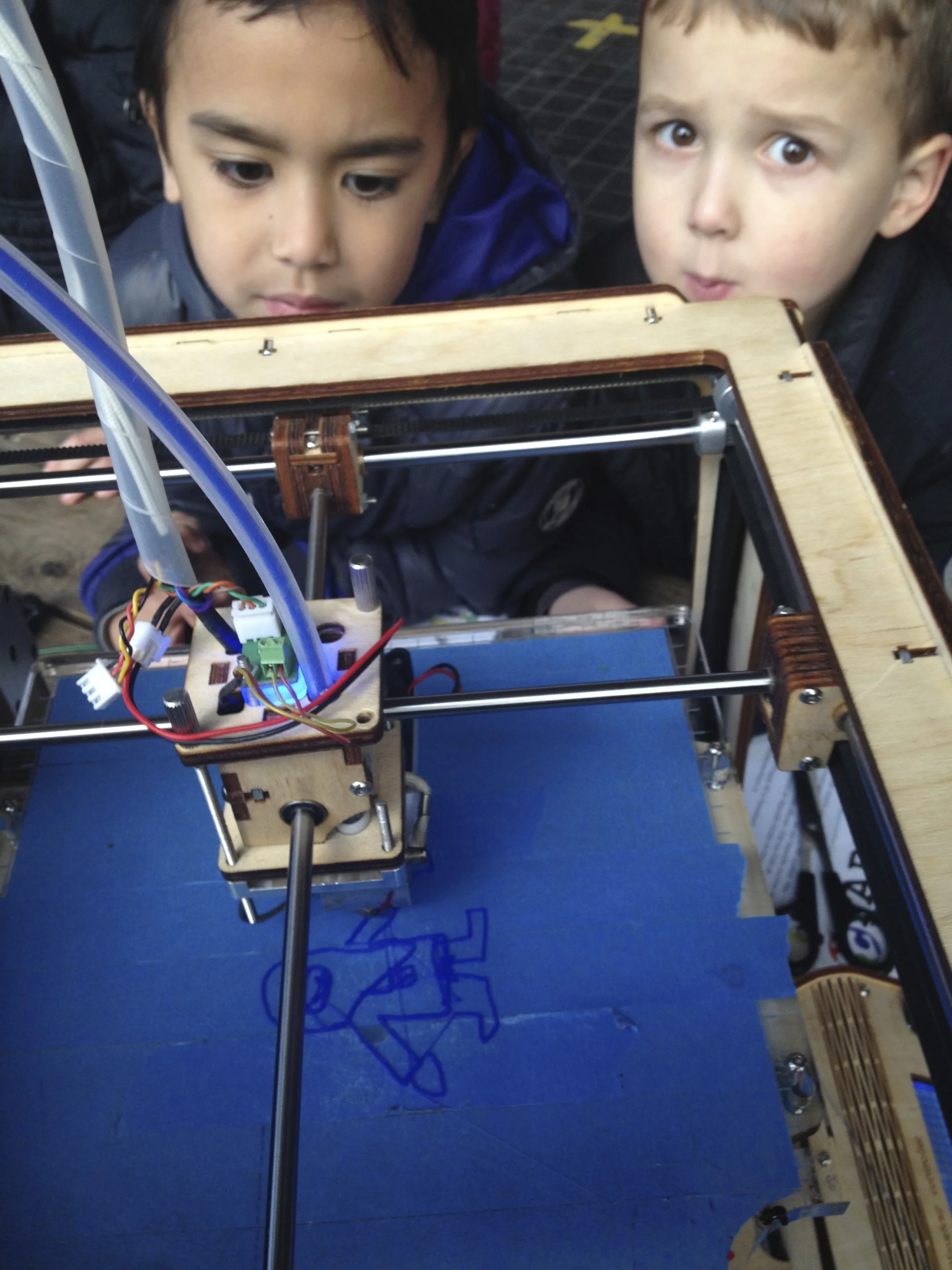 Doodle3D lets users draw simple 2D sketches on a computer, tablet, or smartphone and then automatically turn them into 3D-printed objects