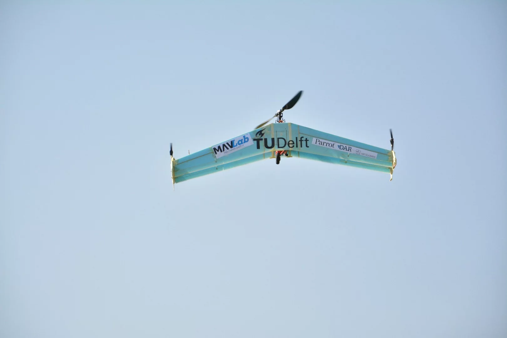 The delftAcopter is capable of entirely autonomous flight, including takeoff, forward flight transition and landing