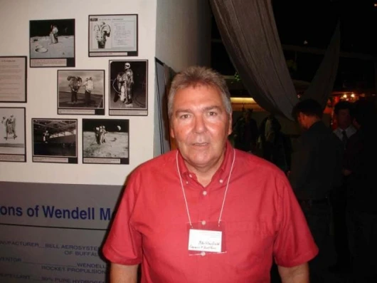 Mike Glanfield - engineer to Stuart Ross, the first European to build and fly a rocketbelt