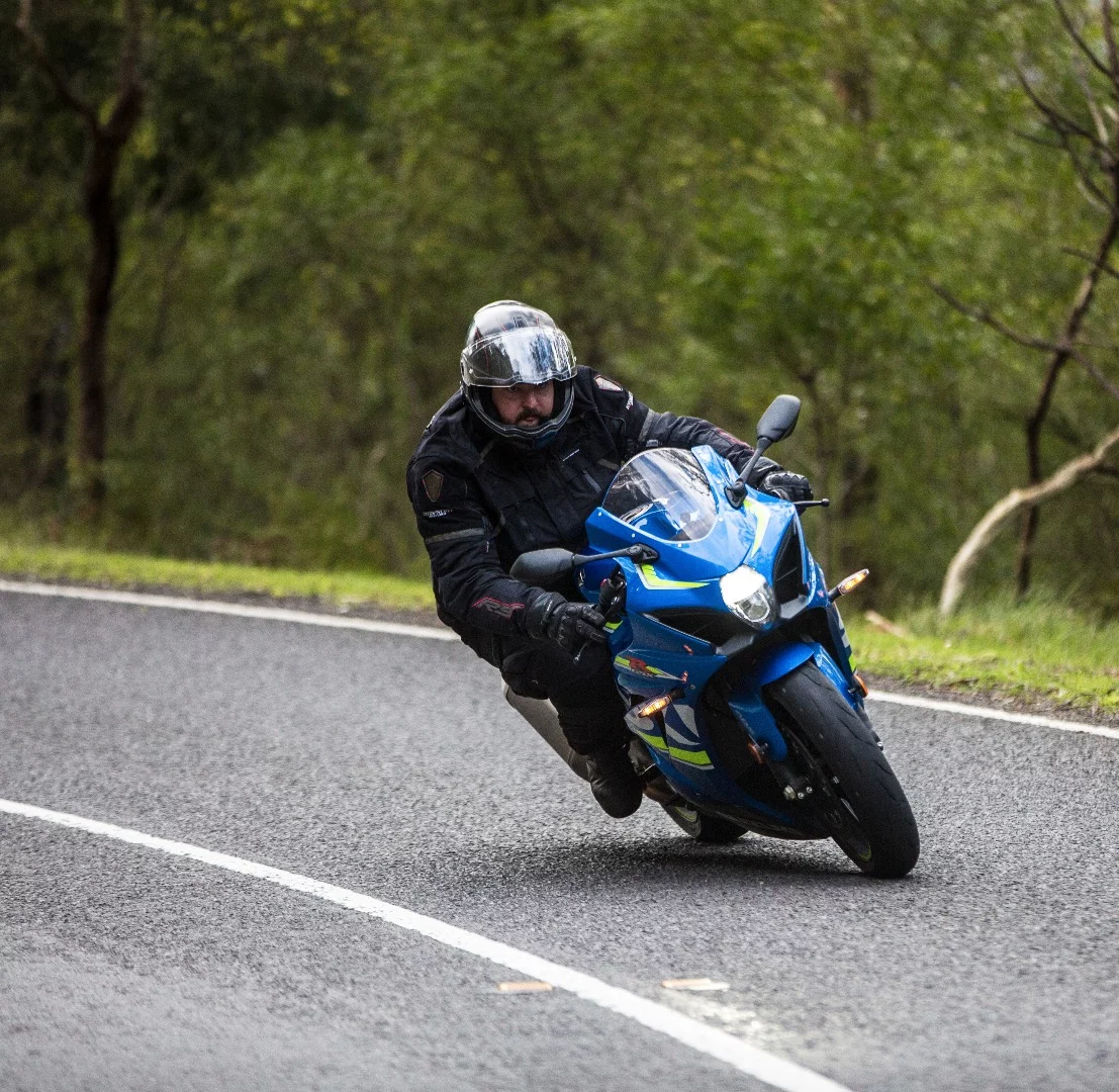 2017 Suzuki GSX-R1000: purposeful front aspect