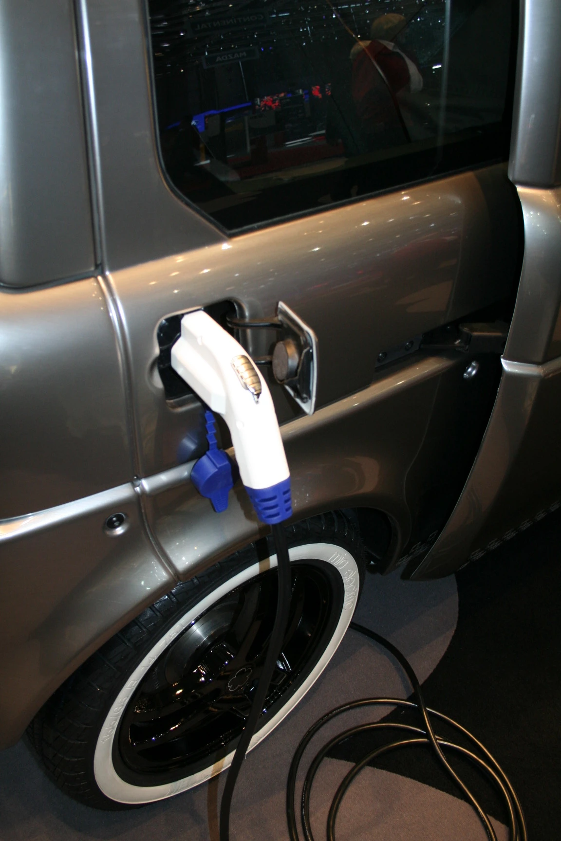 The 8 kWh LiFePO4 Lithium iron phosphate battery pack is fully charged in just three hours via a standard 230V/16A plug