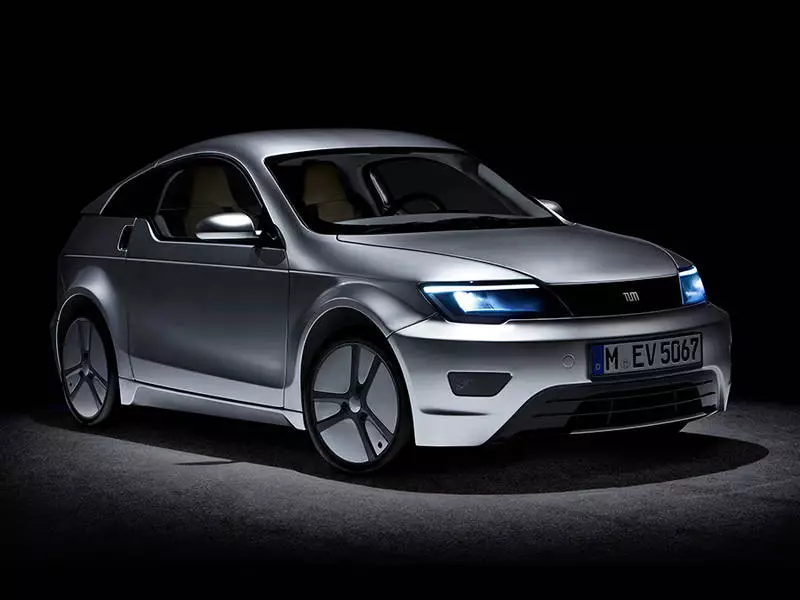 Including its 85-kg (187-lb) battery, the car's total weight is 535 kg (1,179 lb)