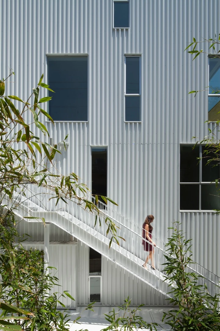 Cloverdale749 in Los Angeles was designed by Lorcan O'Herlihy Architects and comprises a number of attractive apartments in what was deemed a challenging plot