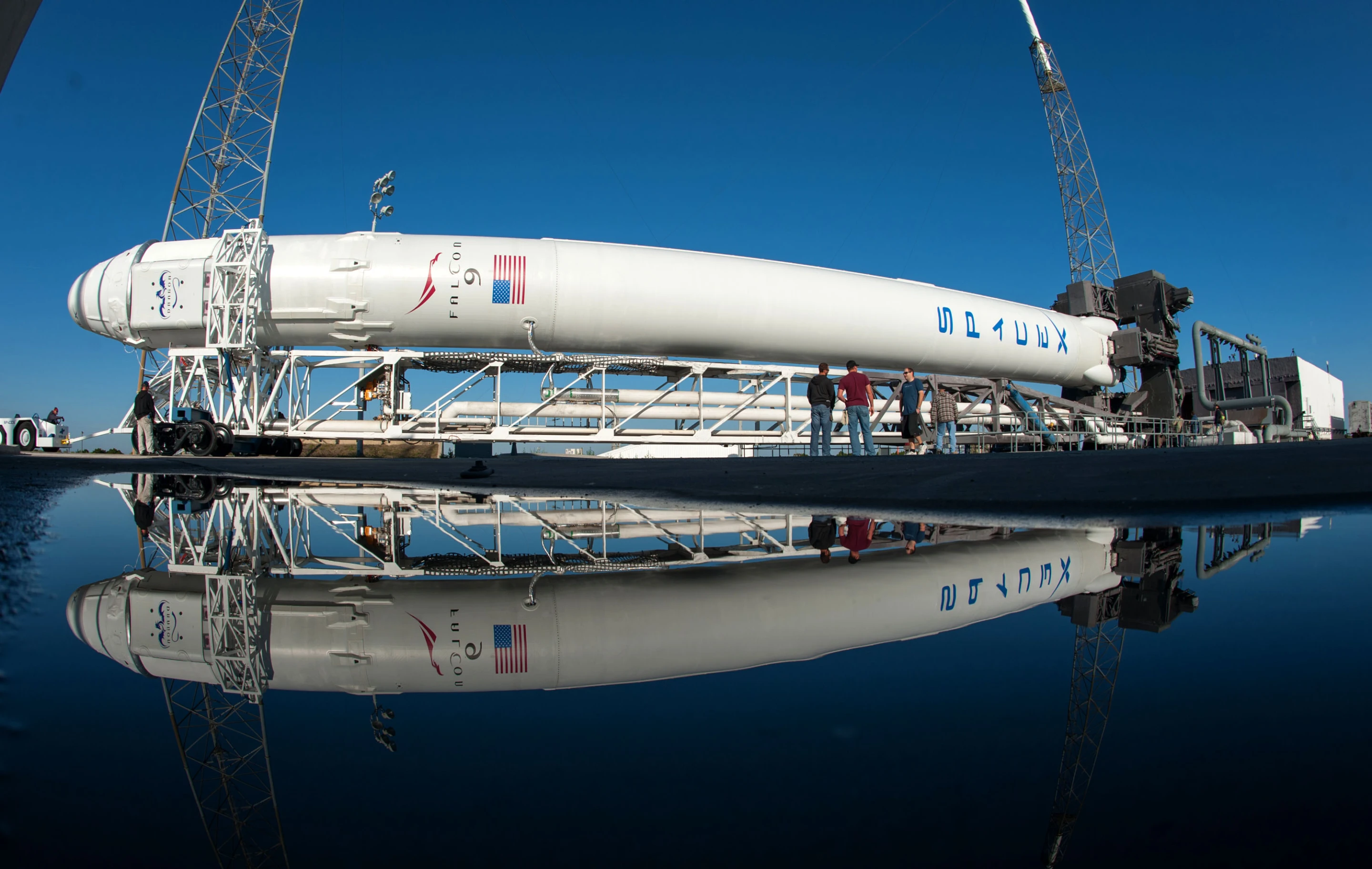 Falcon 9 prelaunch preparations