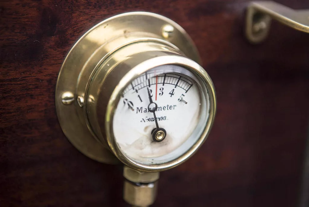 Even though it's fitted out like a living room, the Simplex will hit 65 mph