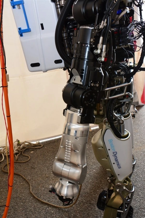 The robots must deal with degraded communications