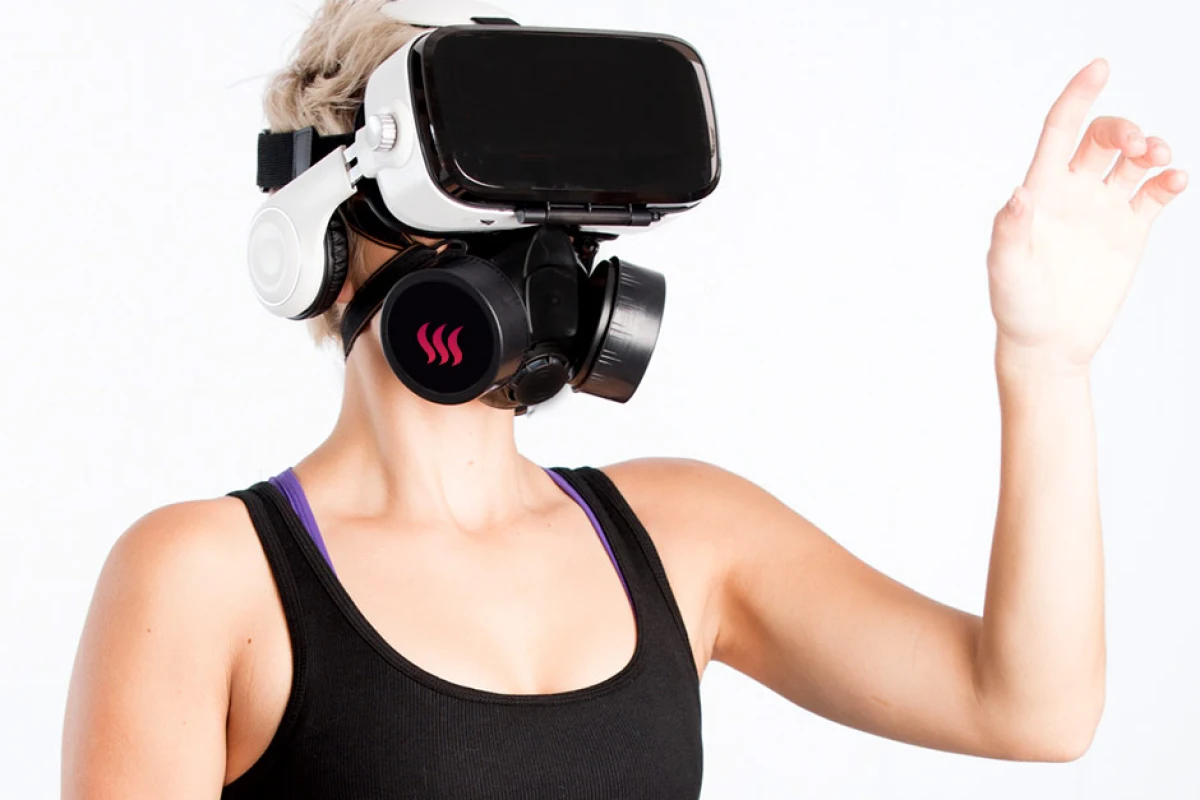 The OhRoma is a smartphone connected mask that emits odors designed to heighten your VR experience