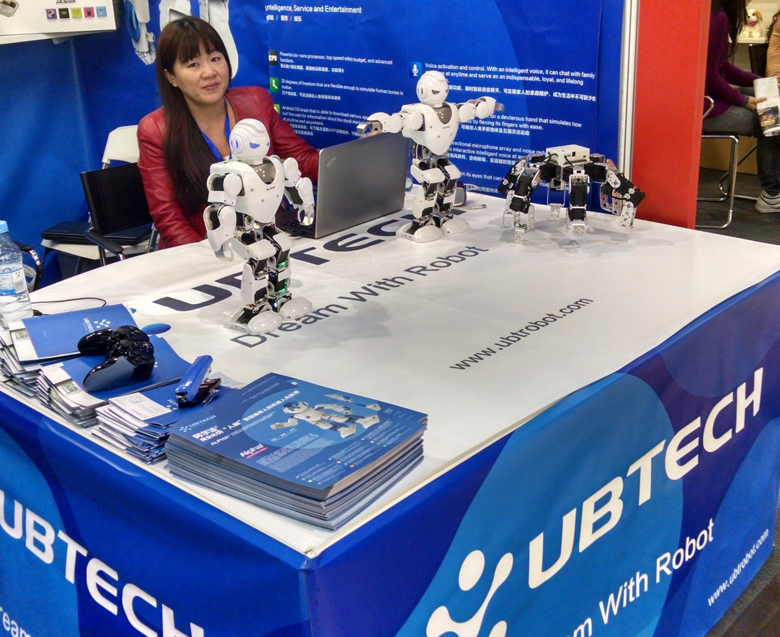 Ubtech's humanoid robot performs an impressive dance routine (Photo: C.C. Weiss/Gizmag)