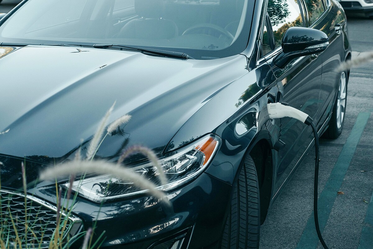 Report says plug-in hybrids are almost as polluting as gas-powered cars