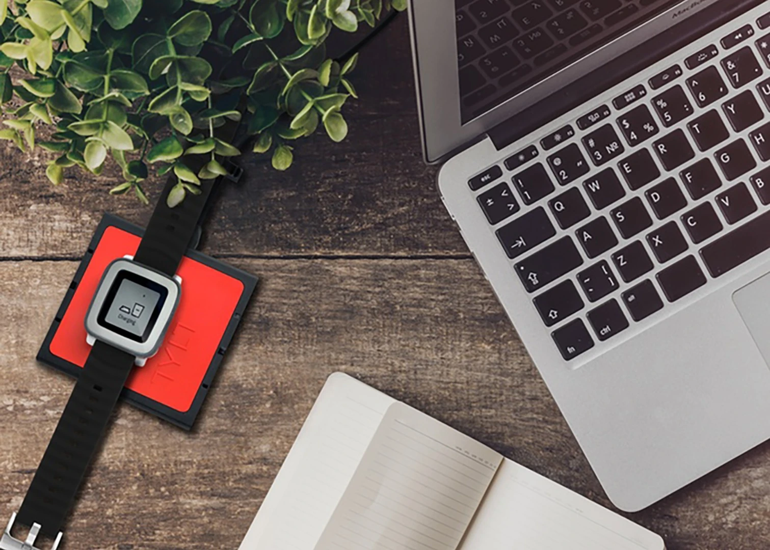 The Tylt Vü Pulse adds extra capabilities to the Pebble Time smartwatch