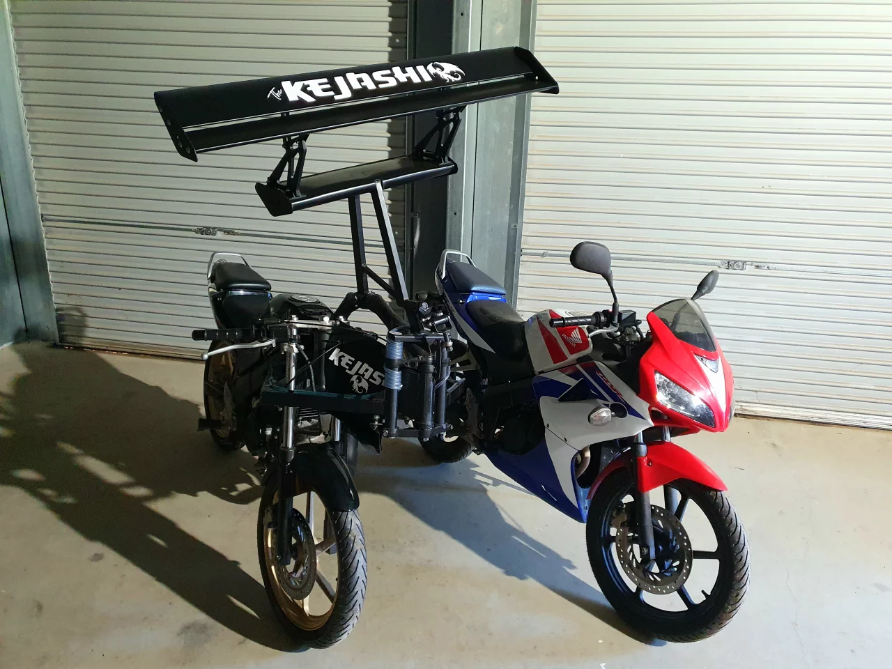 Shillitoe has a second, standard CBR125 for back-to-back track testing